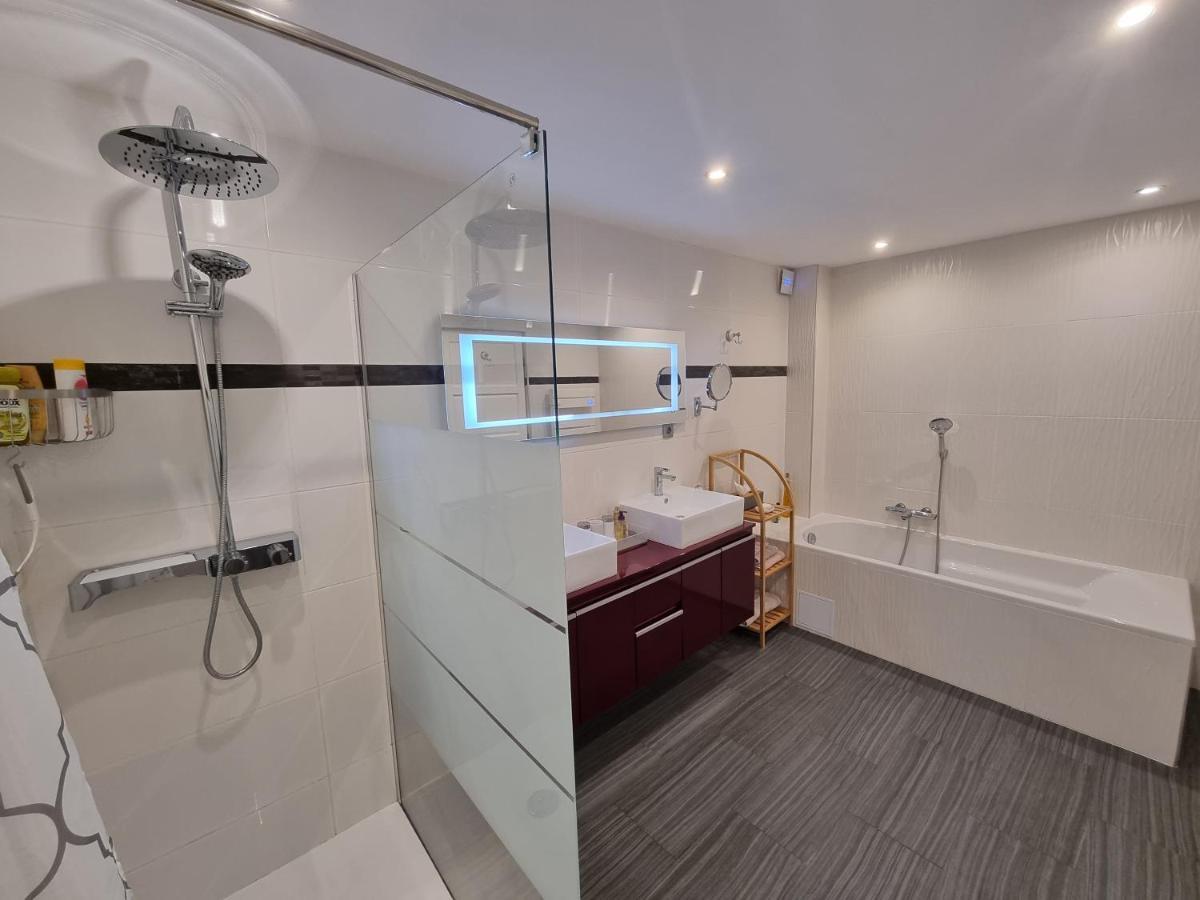 Villa Flora Superior Apartment Кабри Екстериор снимка