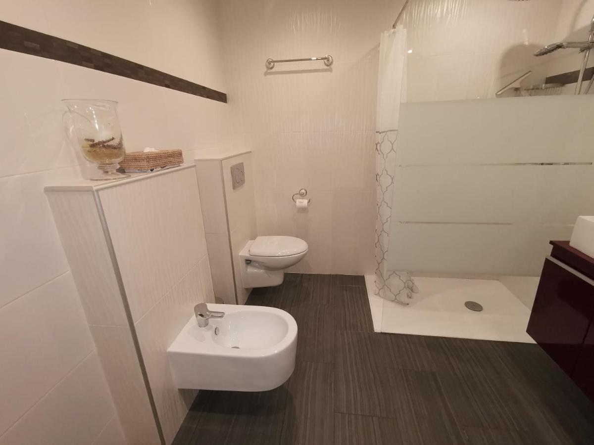 Villa Flora Superior Apartment Кабри Екстериор снимка